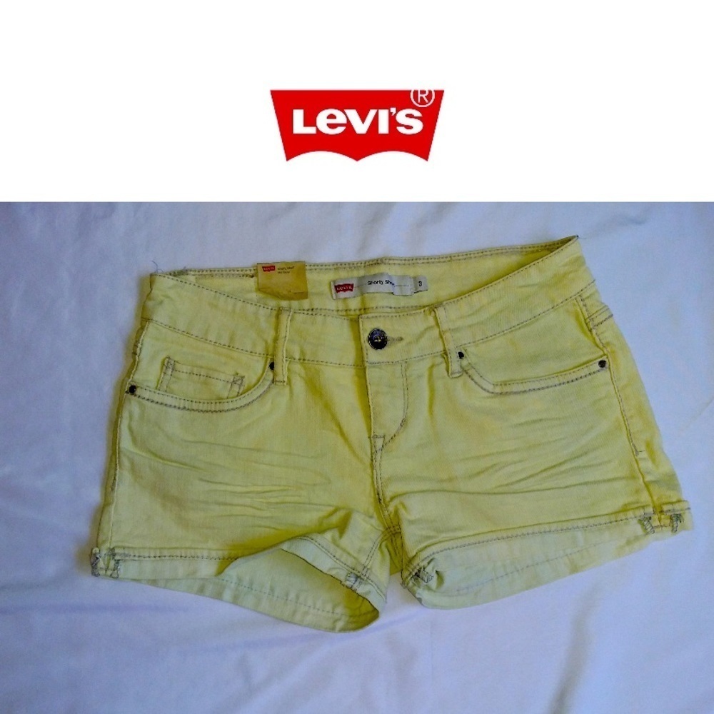 Yellow Levi’s Shorty Shorts